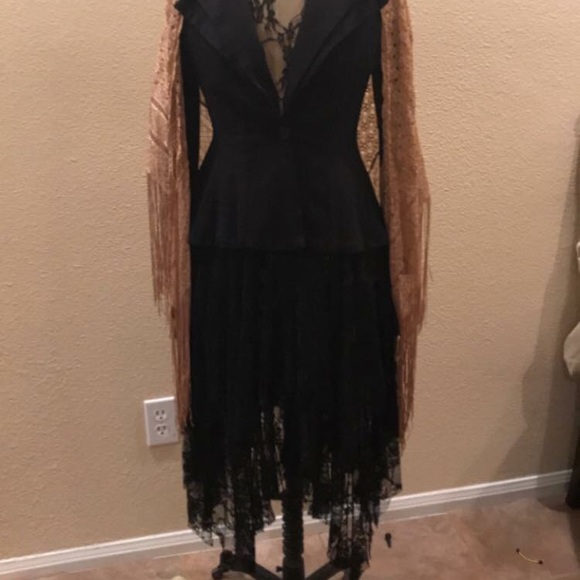 Welcome to my Closet - Picture 6 of 6